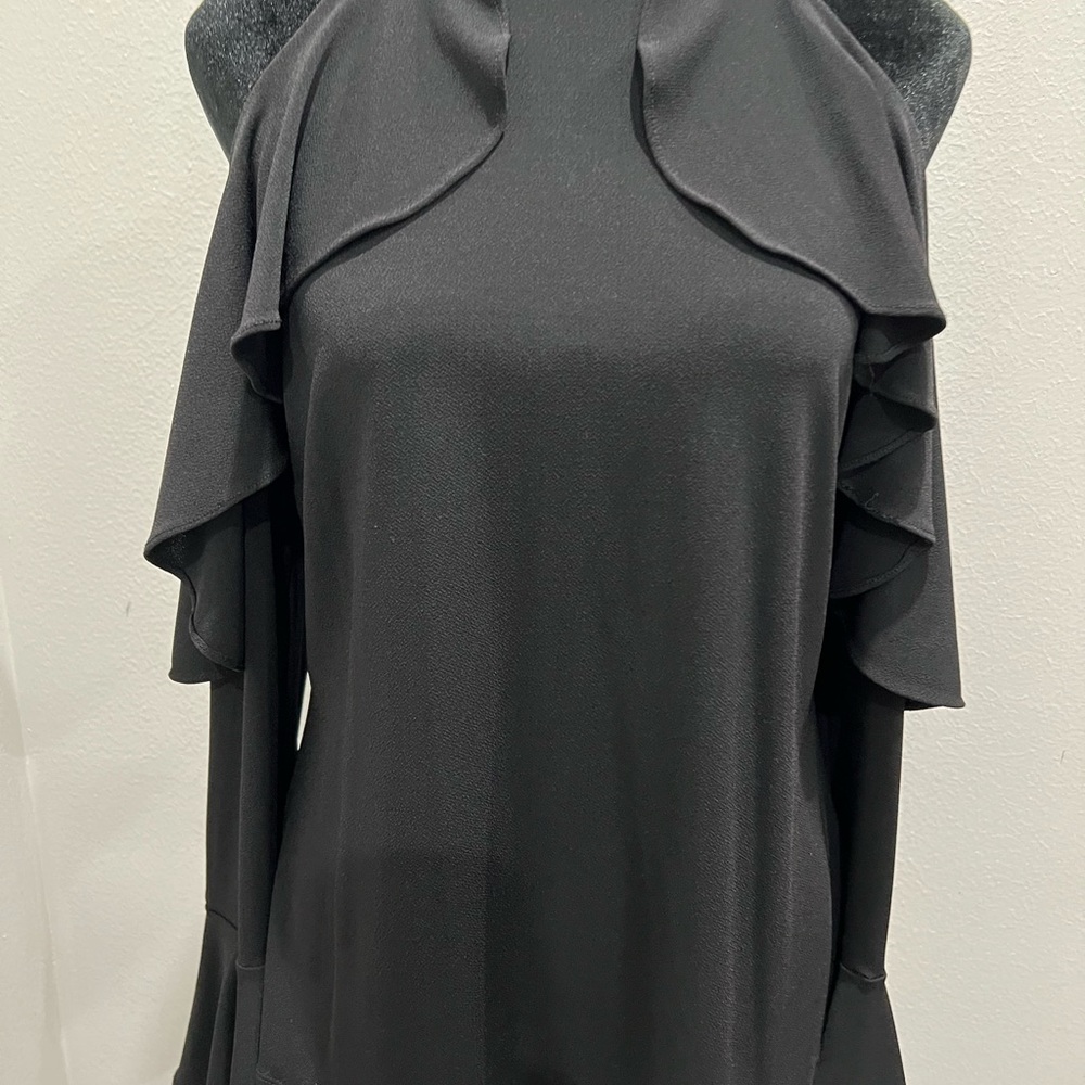 Thalia long sleeve top with colds shoulder